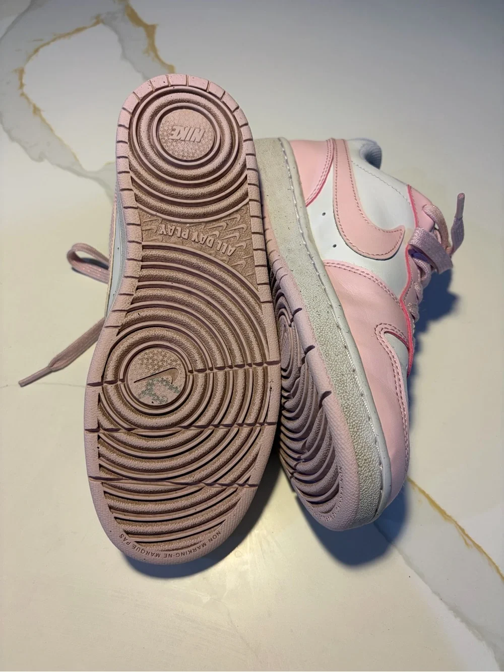 Nike Kids Low-Top Sneakers - Pink & White Size 4Y
